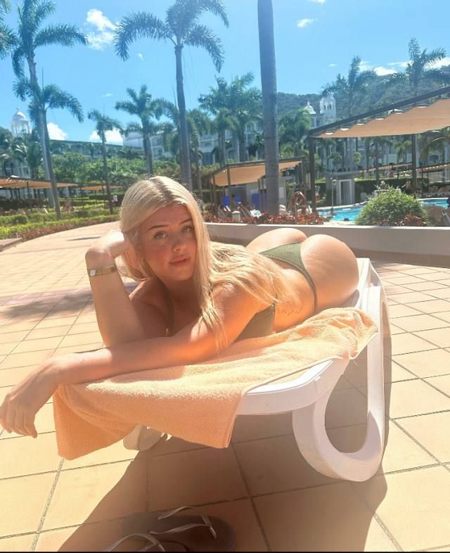 I am open to multiple fetishes including: Squirting 💦, Golden Showers ☔️, Foot Worship, A** Worship  🍑,  BDSM ⛓️‍💥 💯👅💦💦Young - Image 3